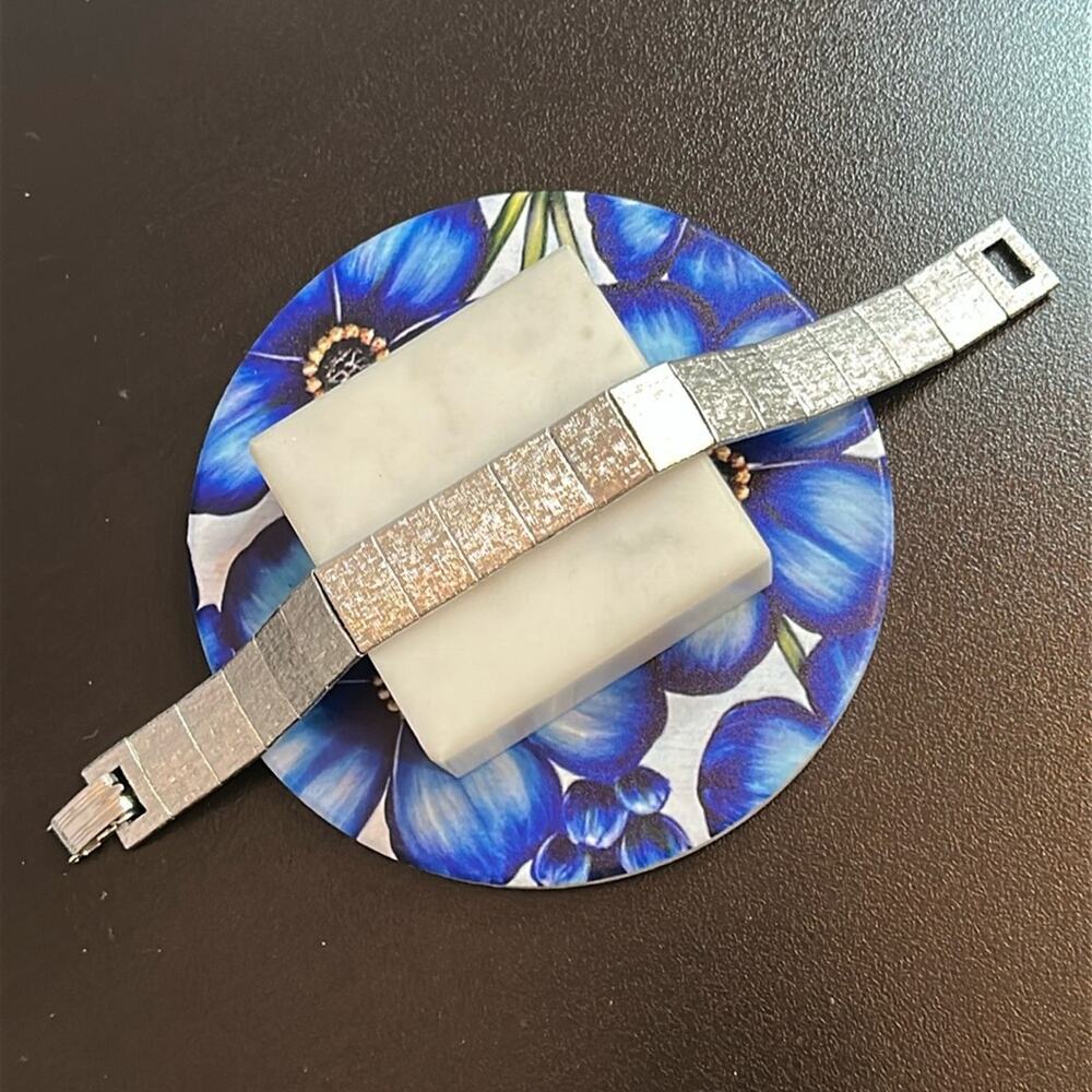 Vintage Emmons Silvertone Panel Bracelet 7” long 0.5” wide #49  like new!